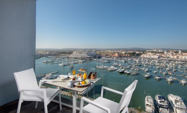 Restaurants along Vilamoura Marina for golf holiday groups in Portugal