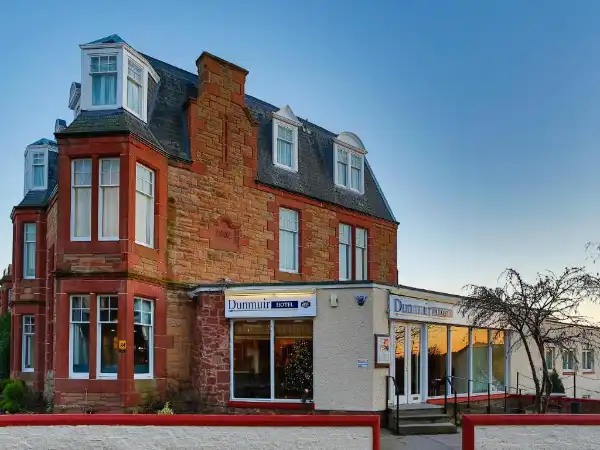 Dunmuir Hotel, Dunbar
